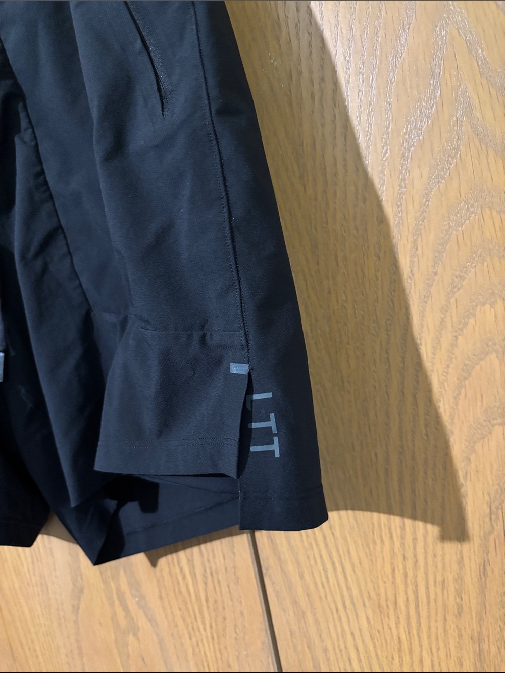 Lululemon license to train large men’s Black Performance Drawstring Shorts - Picture 3 of 7